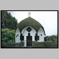 Umbrella Cottage, Lyme Regis, Dorset, photo by E Wright, on pastremains.co.uk,2.jpg